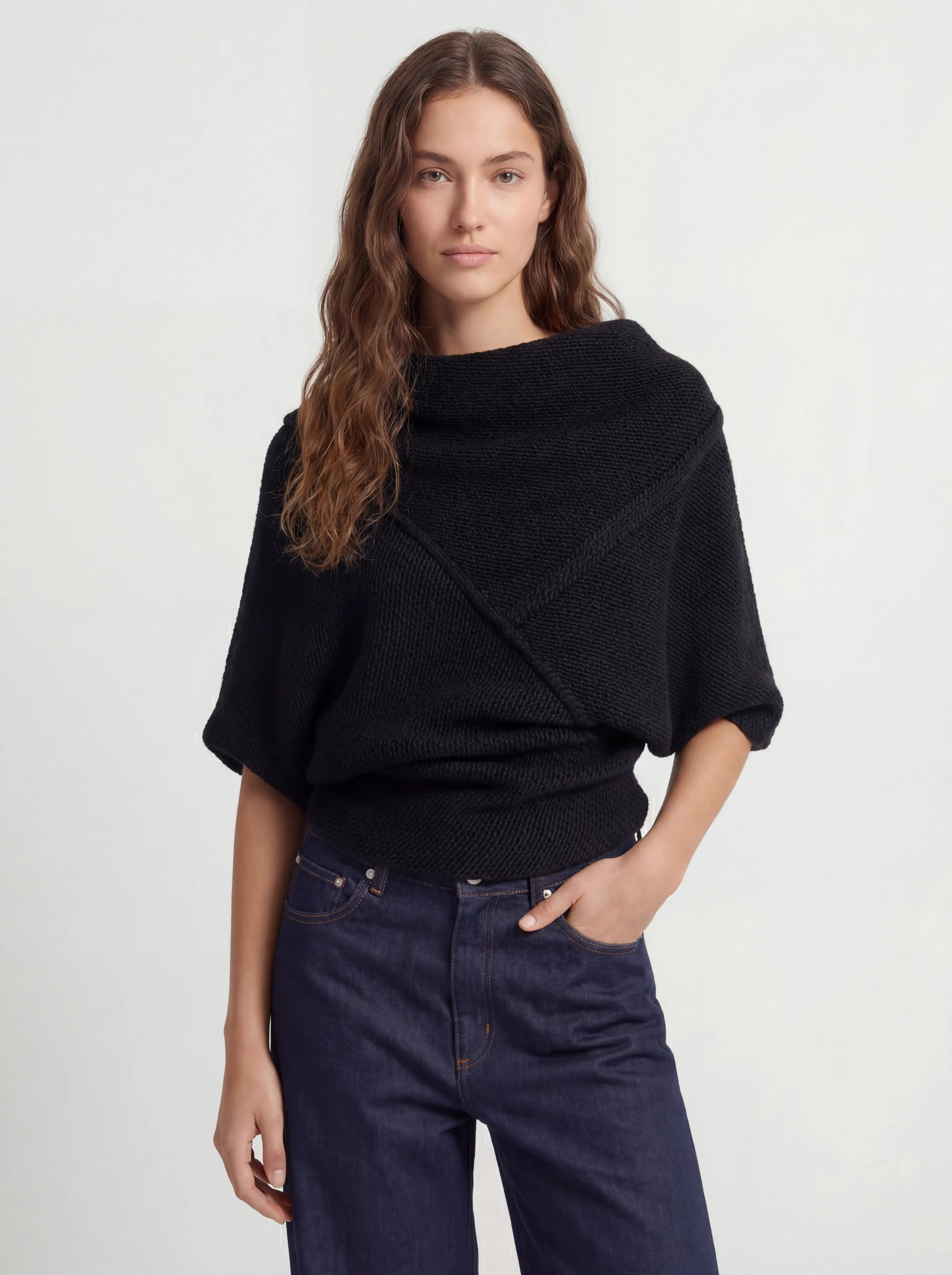 Asymmetric Deep V Back Geometric Wool Sweater Secondary image