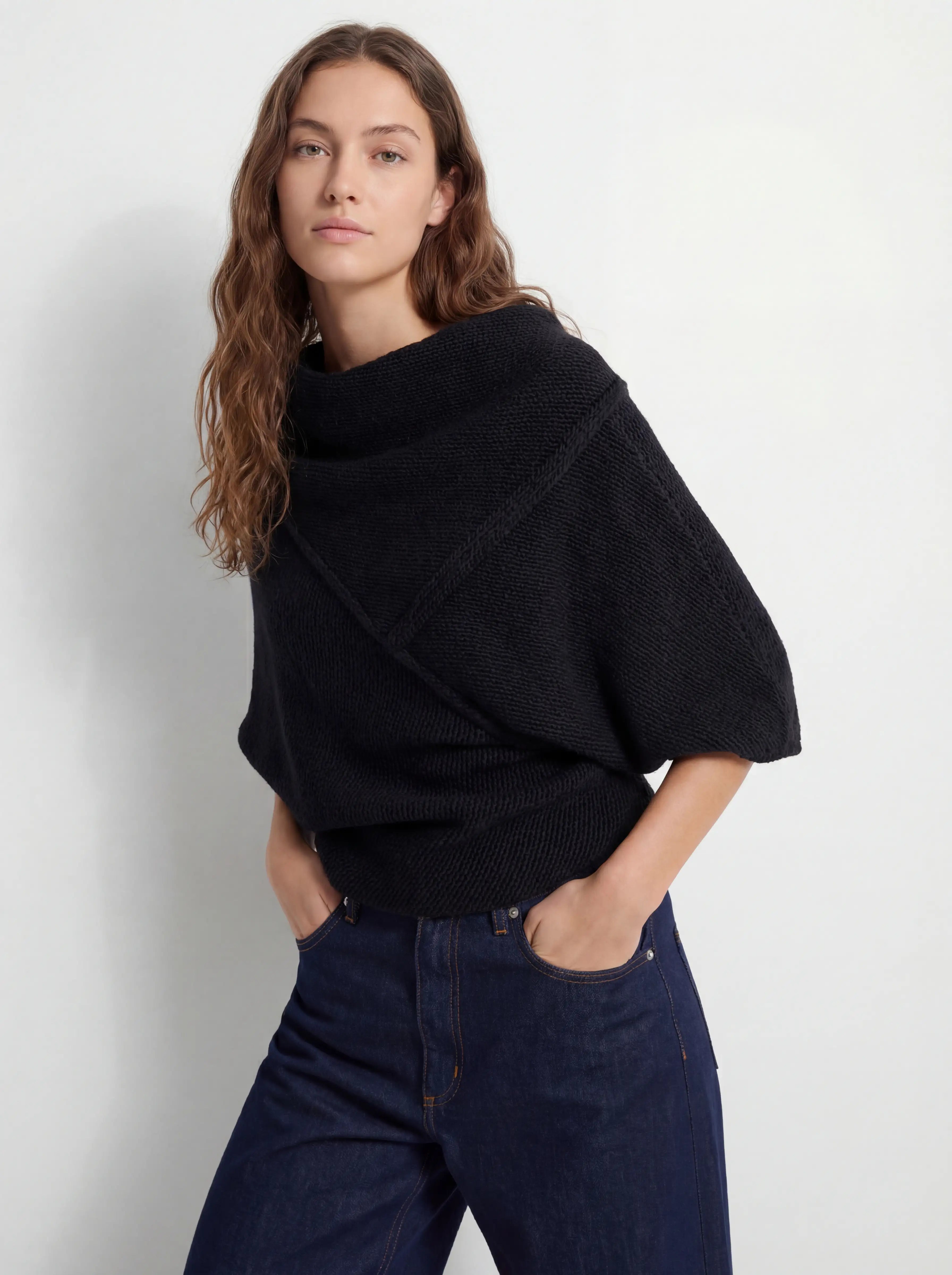 Asymmetric Deep V Back Geometric Wool Sweater Main image
