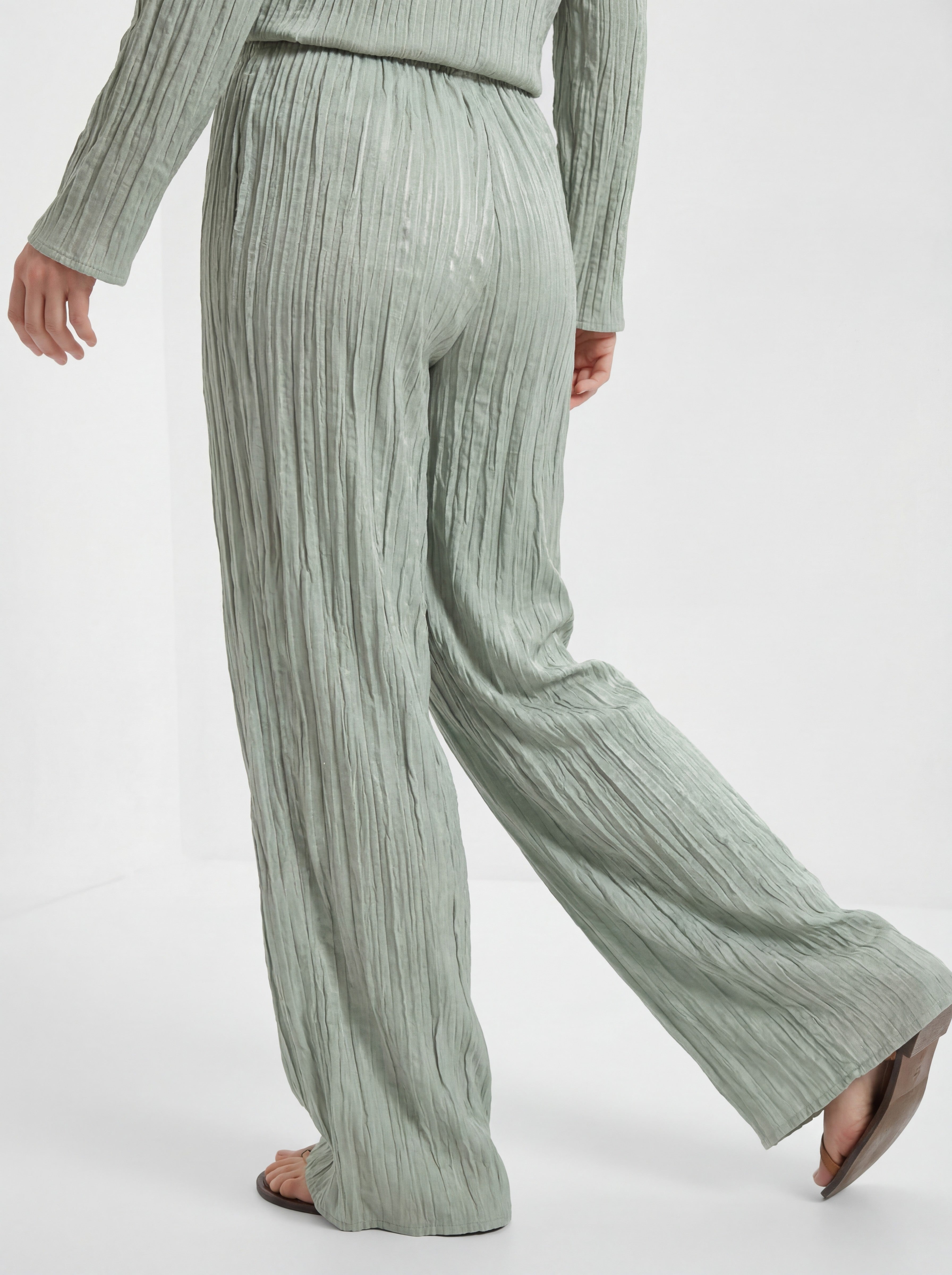 Pleated Elastic Waist Relaxed Straight Leg Pants
