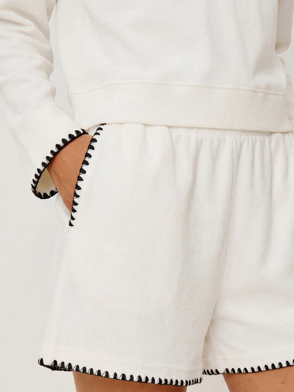 Color-blocked embroidered trim shorts