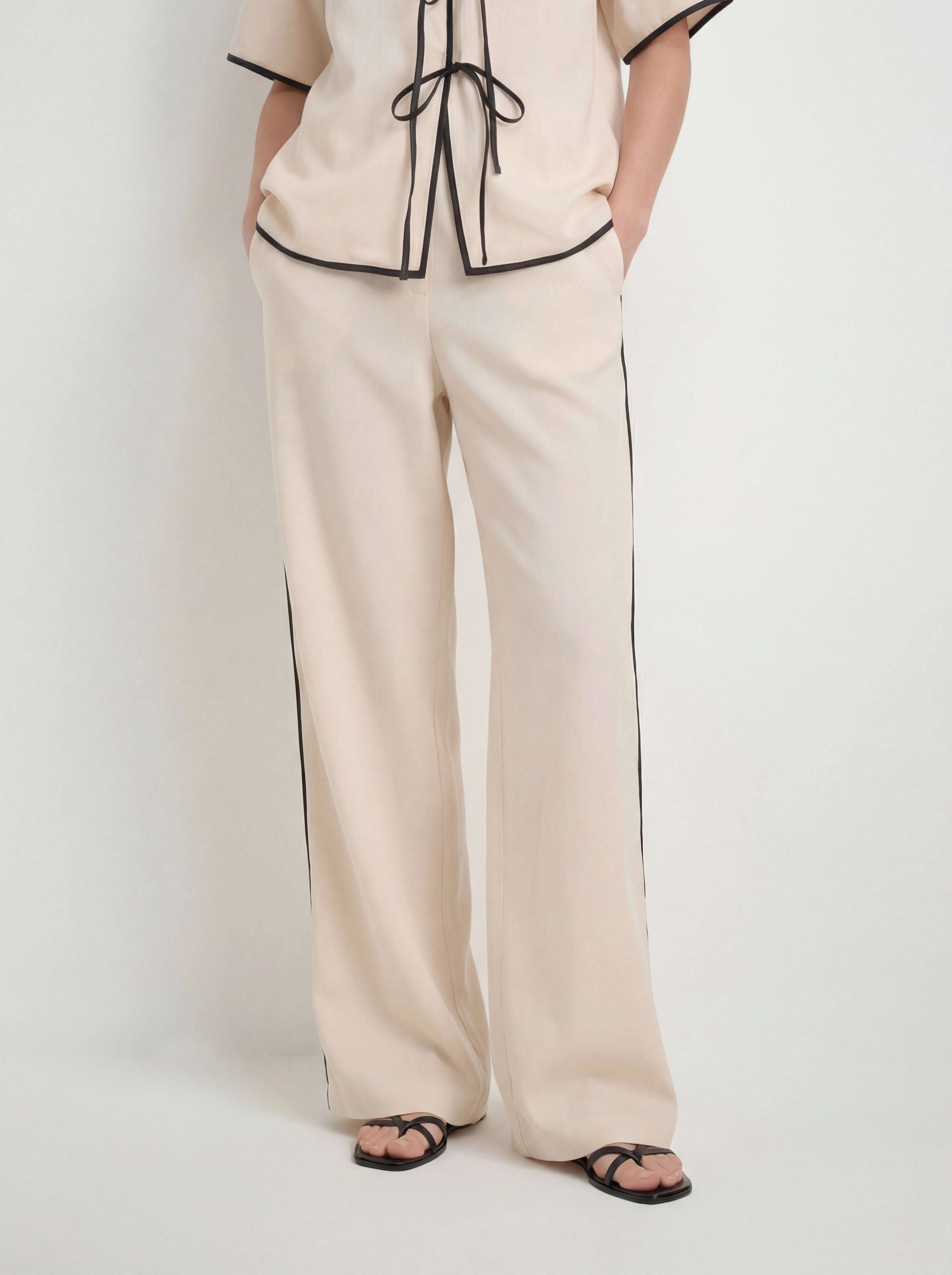Effortless Linen Contrast Piping Co-ord Set Secondary image