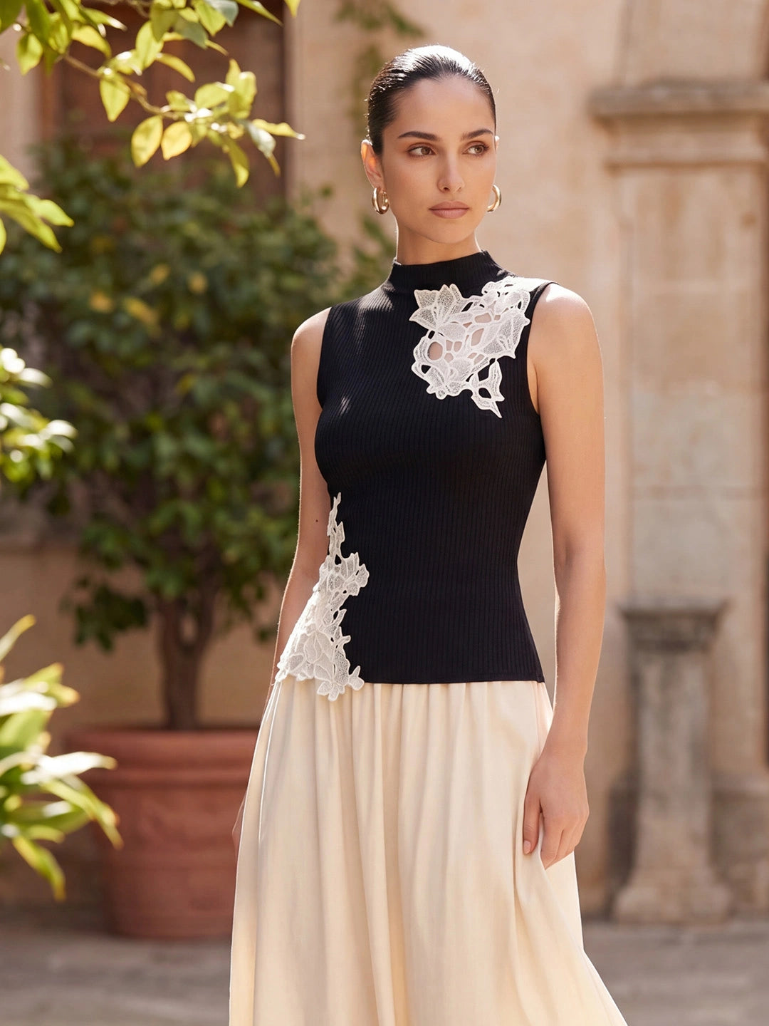 Lace Patchwork Sleeveless Knit Top
