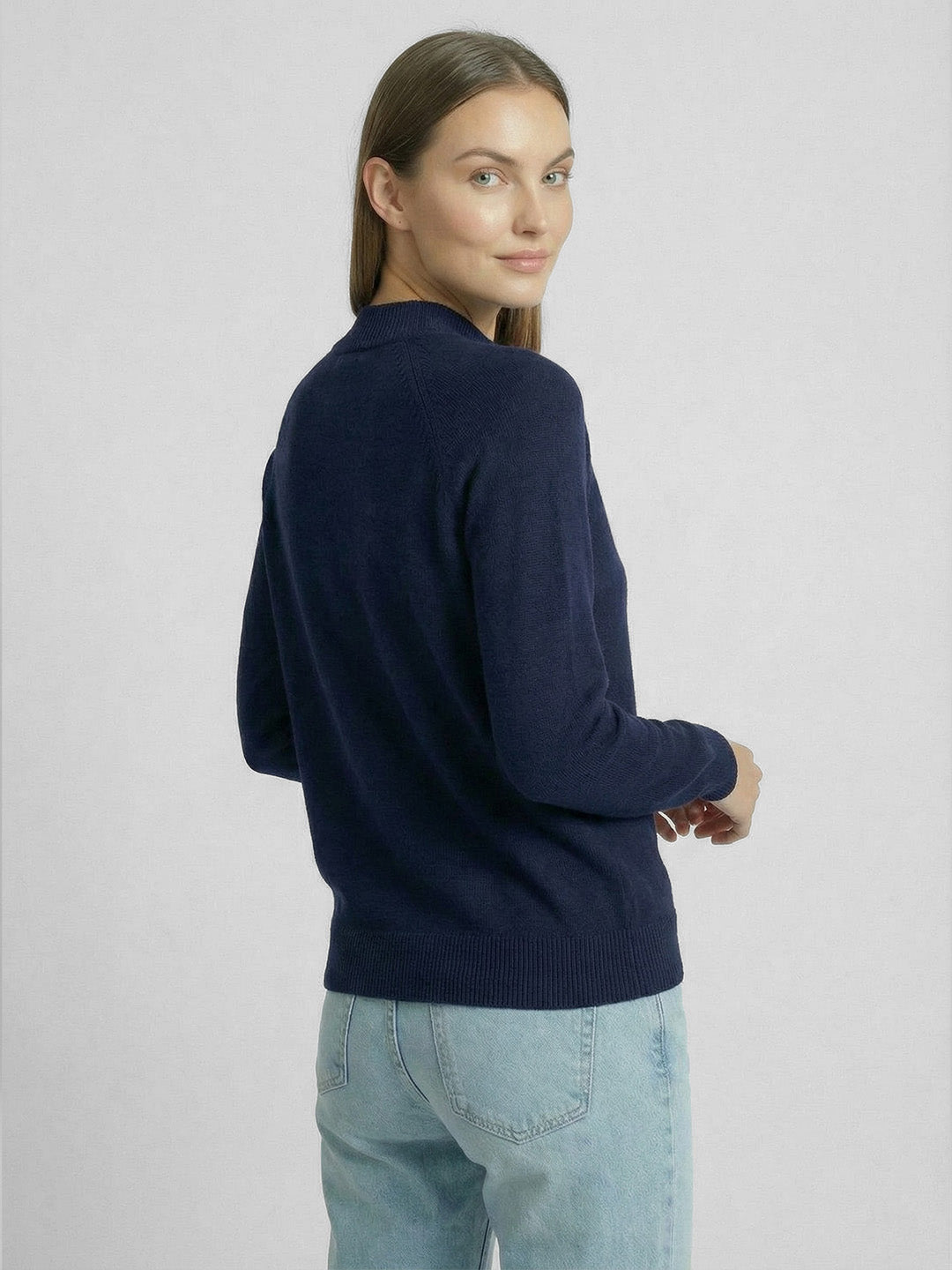 Lightweight minimalist pullover sweater