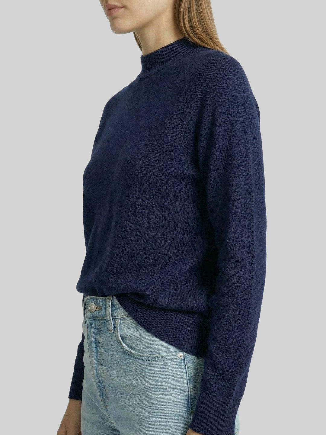 Lightweight minimalist pullover sweater