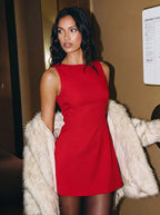 Solid color round neck slim dress