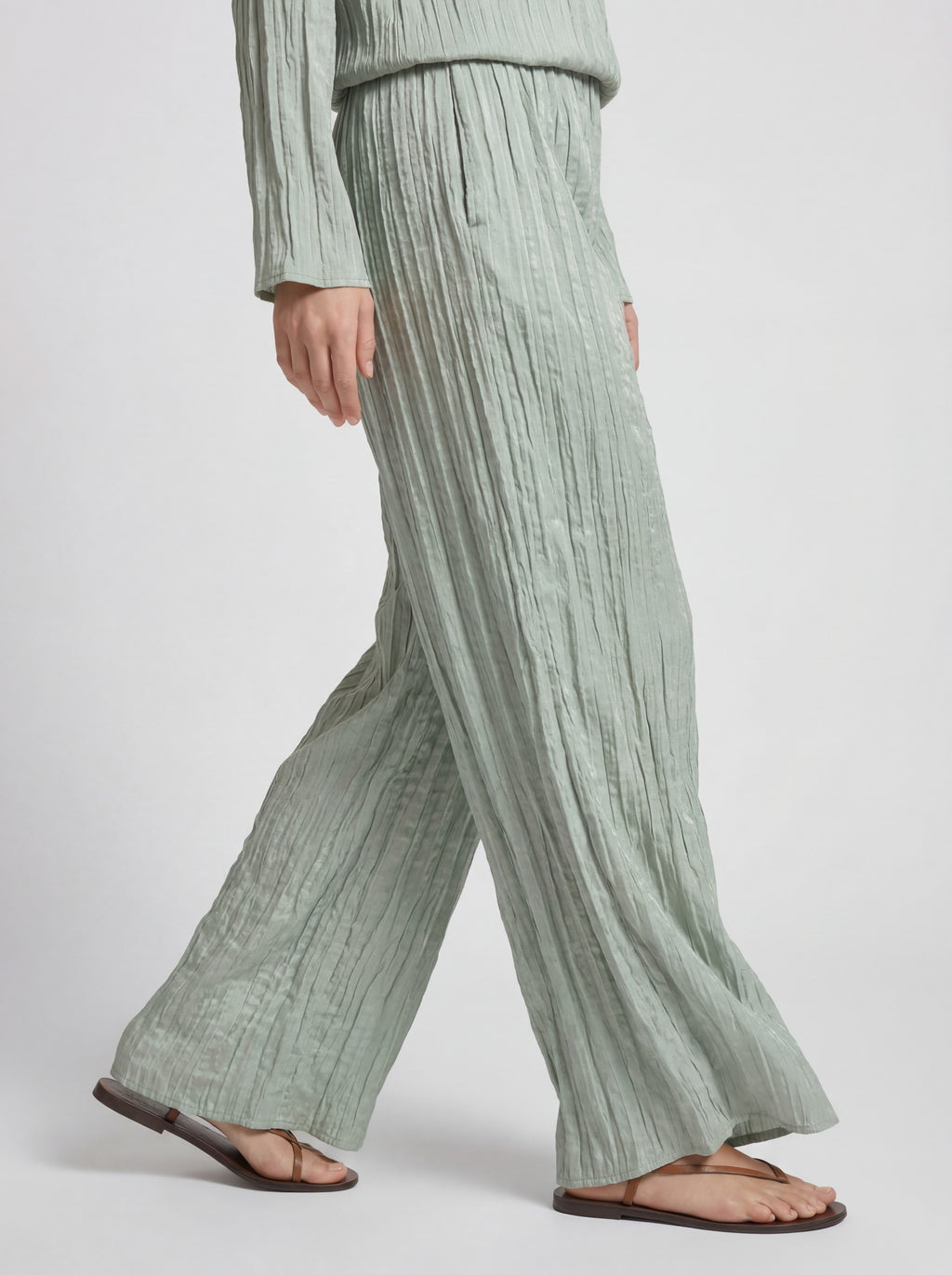 Pleated Elastic Waist Relaxed Straight Leg Pants